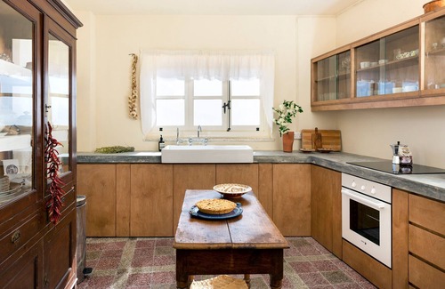 Pano Lefkara House | Lefkara beautiful retreat house