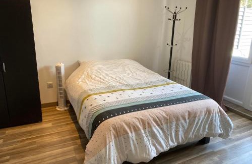 Bourg-en-Bresse Apartment | Legend- Parking privé Gratuit- Terrasse privée- Wifi - Convert - Alimentec