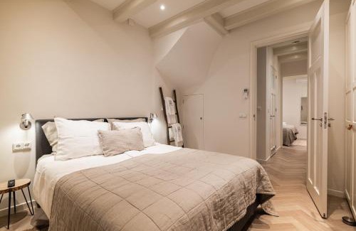 Museum Quarter Bed & Breakfast | Leidse Square 5 star Luxury Apartment