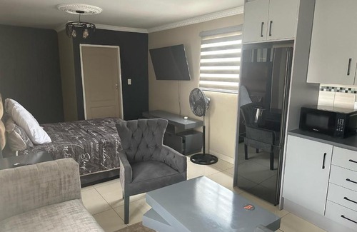 Greater Johannesburg Metropolitan Area House | Lemao Guest House
