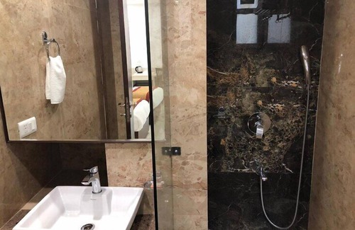 Malviya Nagar Hotel | Lemon Green Inn