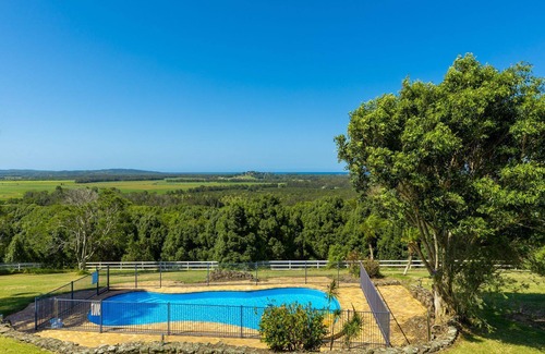 Tintenbar House | Lennox Peak a spacious family home with pool