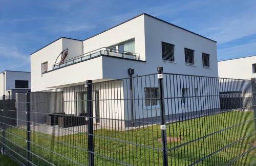 Traun Apartment | LEON Apartment NEU! Gemütlichkeit an erster Stelle