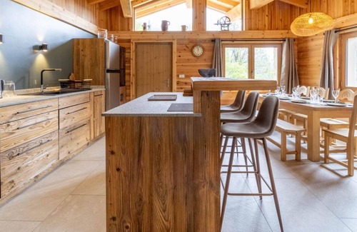 Montvalezan House | LES 2 TETES - MONTVALEZAN