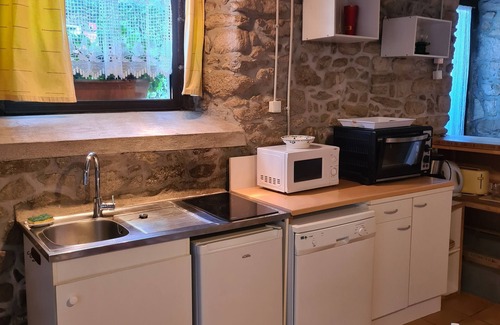 Theix-Noyalo Apartment | Les Ajoncs - charming gîte