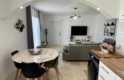 Saint-Laurent-d'Aigouze Apartment | Les Appartements du Mas - Aventurine