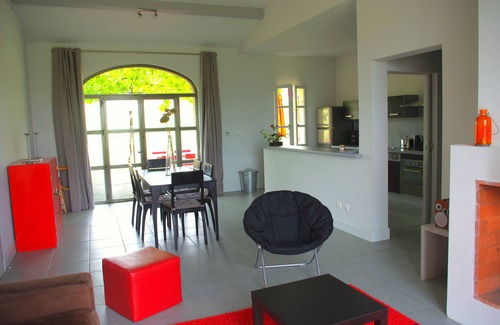 Saint-Leon Cottage | Les bleuets and its natural pool