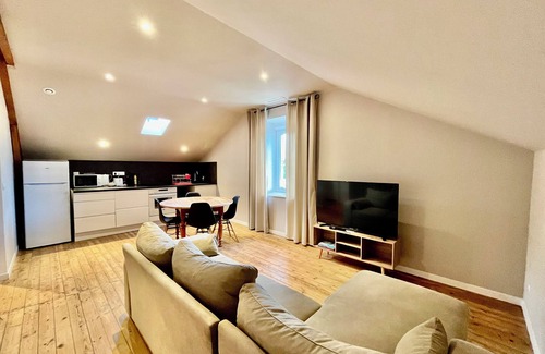 Limoges Apartment | Les Cinqsuites/Le Boheme/2 CH - Dabnb