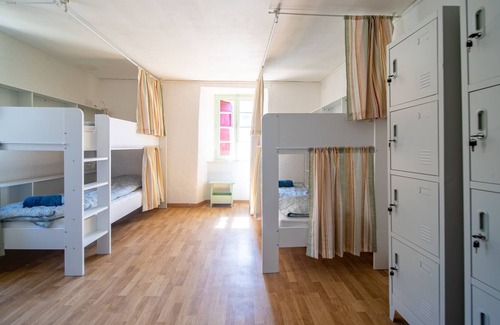 Saint-Julien-d'Arpaon Bed & Breakfast | Les Copains à Bord - Chambres D'hôtes et Roulottes