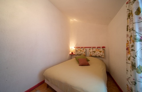 Saint-Julien-d'Arpaon Bed & Breakfast | Les Copains à Bord - The Point Sublime Room