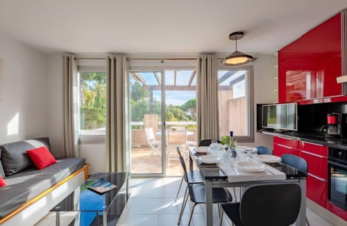 La Nartelle Apartment | Les Coteaux de la Nartelle by Interhome