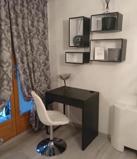 Saint-Romain-de-Jalionas Apartment | Les Dauphins