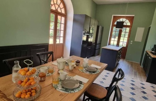 Brestot Cottage | Les Ecuries du Château de Brumare" group gite
