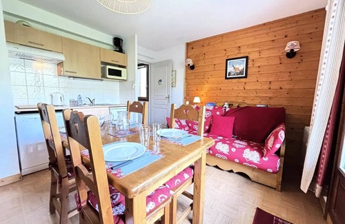 Flumet Apartment | Les Evettes Chalets - Residence with pool at the foot of the slopes