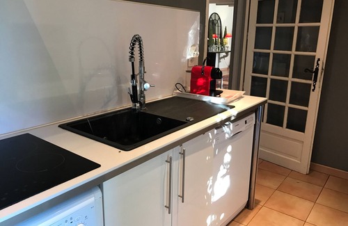 Saint-Gilles House | Les Flamants, 7/9 people, charming, garden and terrace and shared pool