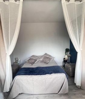 Saint-Paul-les-Dax Apartment | Les hauts du lax T1 Curiste