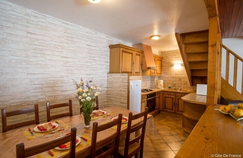 Murol House | Les Hirondelles - Murol