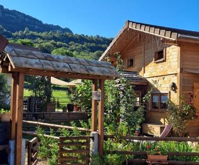 Saint-Pierre-de-Curtille Bed & Breakfast | Les inseparables