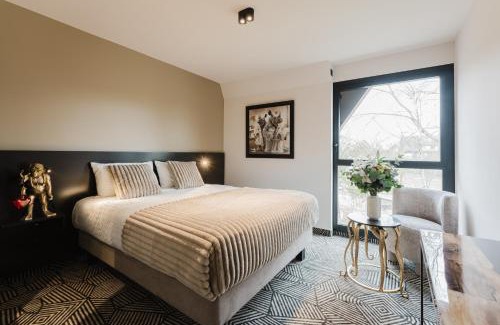 Le Vaudreuil Hotel | Les Lodges de Socrate