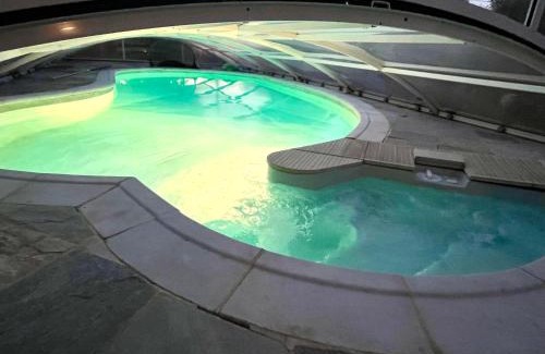 Ecrosnes House | LES MAISONS DE GIROUDET 2 chambres terrasse et piscine