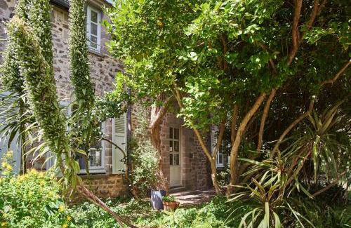 Saint-Vaast-la-Hougue Hotel | Les Maisons de Tatihou, The Originals Relais