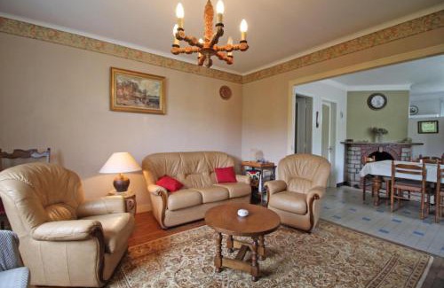 Sainte-Anne-Saint-Priest House | Les marronniers