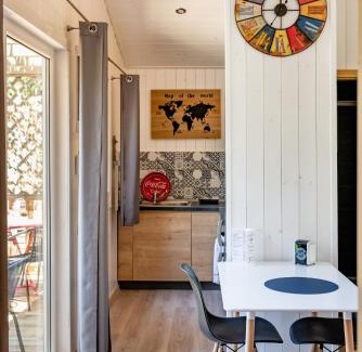 Amberieu-en-Bugey House | Les minis homes du Bugey - Eco-lodge City, un refuge en hyper centre