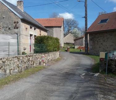 Saint-Brisson House | Les petites Fourches