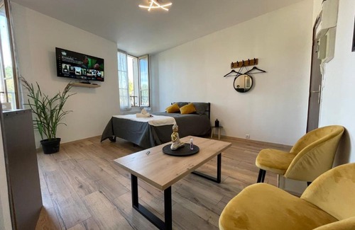 Moret-sur-Loing Apartment | LES PIEDS DANS L’EAU - MORET CENTRE