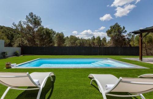 Castellnou de Bages Ski Chalet | Les Roques