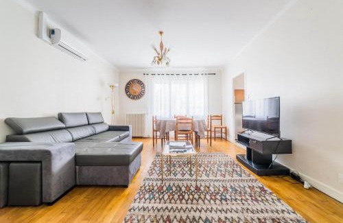 Brive-la-Gaillarde House | Les Rosiers - Maison avec JACUZZI