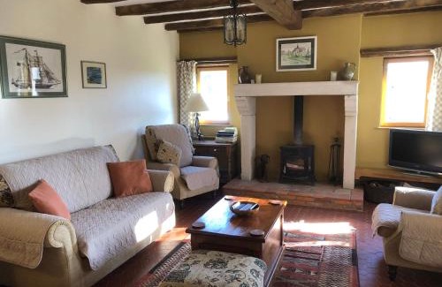 Saint-Jeanvrin House | Les Rossignols