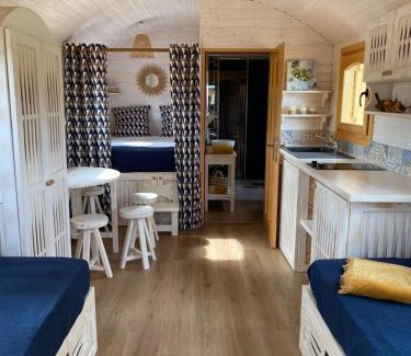 Rouffignac-Saint-Cernin-de-Reilhac House | Les Roulottes de l Herm Piscine Jacuzzi Perigord