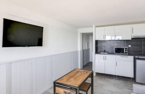 Le Lavandou Apartment | Les Sables d'Aiguebelle by Interhome