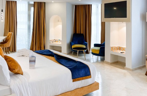 Algiers Hotel | Les Sables d'Or