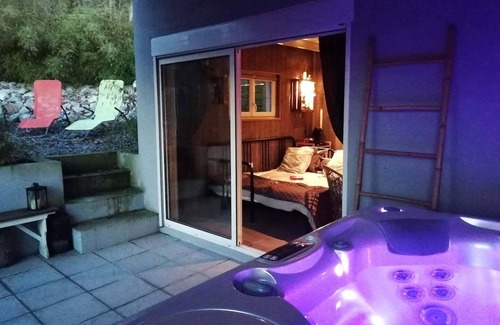 Clerques Cottage | Les sens des bois night with private Jacuzzi for couple