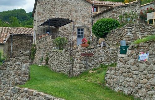 Saint-Pierre-de-Colombier Bed & Breakfast | Les Terrasses de Collanges