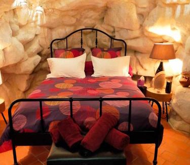 Gennes-Val-de-Loire Bed & Breakfast | Les troglos de Cumeray