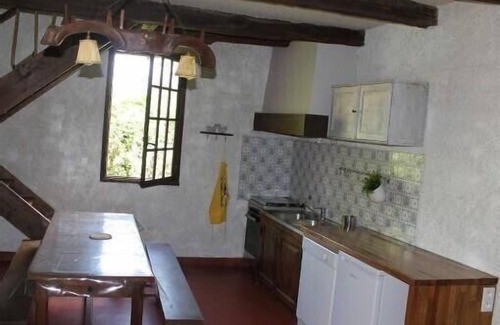 Prudhomat House | Les Tuiles, at the foot of the château overlooking the Dordogne valley