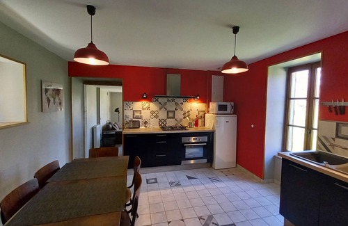 Viry House | "Les Vieux Poiriers" (near Taize, Cluny .) in Bonnay 71460 (Cluniac site)