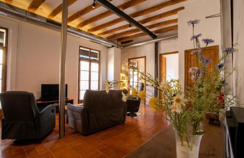 Barbera de la Conca House | Les Voltes III - stunning 5BD home with panoramic views in hilltop wine village