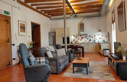 Barbera de la Conca House | Les Voltes III - stunning 5BD home with panoramic views in hilltop wine village