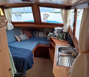 Wesenberg Boat Rental | Leseinsel Helena
