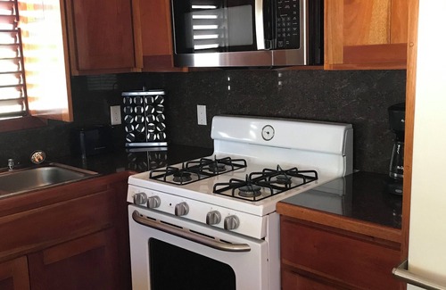 San Pedro Cottage | Let It GO Cottage 12 Miles North San Pedro
