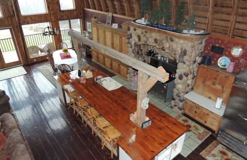 Iowa House | Let the beautiful country surround you!