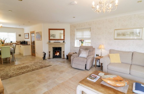 Stow-on-the-Wold Cottage | LEVANT HOUSE, family friendly, with open fire in Stow-On-The-Wold