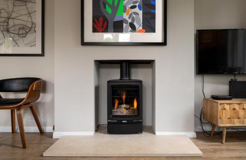 Lewes Villa | Lewes Heights is a spacious modern luxury home with stunning views