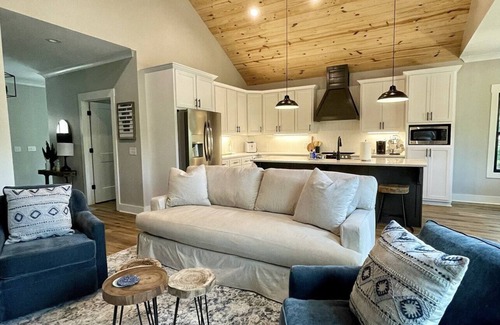 Crane Hill House | Lewis Smith Lake Waterfront Home with 2 Story Dock/Hot Tub