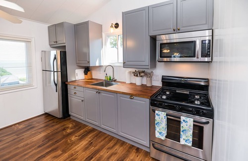 Lexington House | Lexington Beach house, On the water with private beach