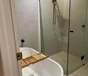 Warnbro Bed & Breakfast | Lg Qs Rm Private Luxury Bathrm Strictly NON SMOKERS and Genuine Travellers ONLY over 25